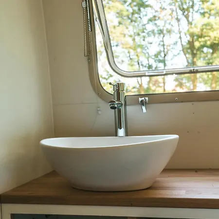 Semesterpark Amerikaanse Airstream Caravan Met Hottub *