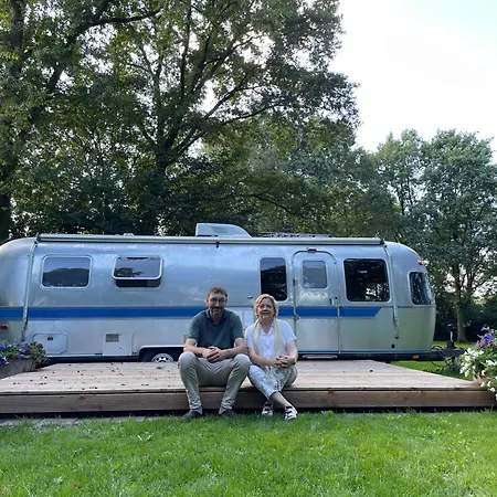 Amerikaanse Airstream Caravan Met Hottub Vakantiepark