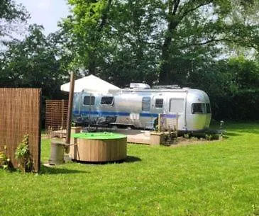 Aldeamento Turístico Amerikaanse Airstream Caravan Met Hottub