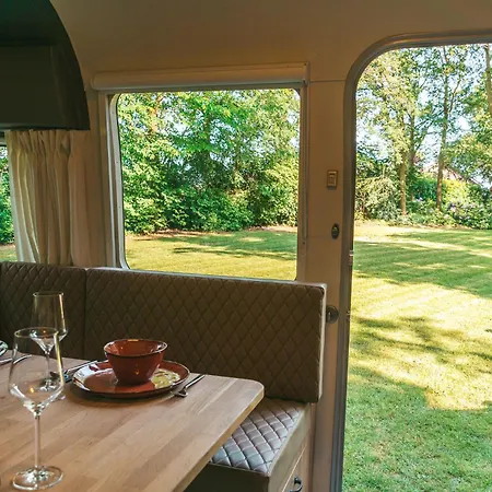 Amerikaanse Airstream Caravan Met Hottub *