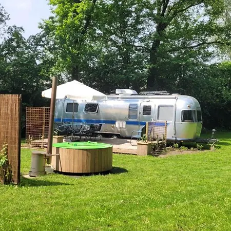 Amerikaanse Airstream Caravan Met Hottub Holiday park