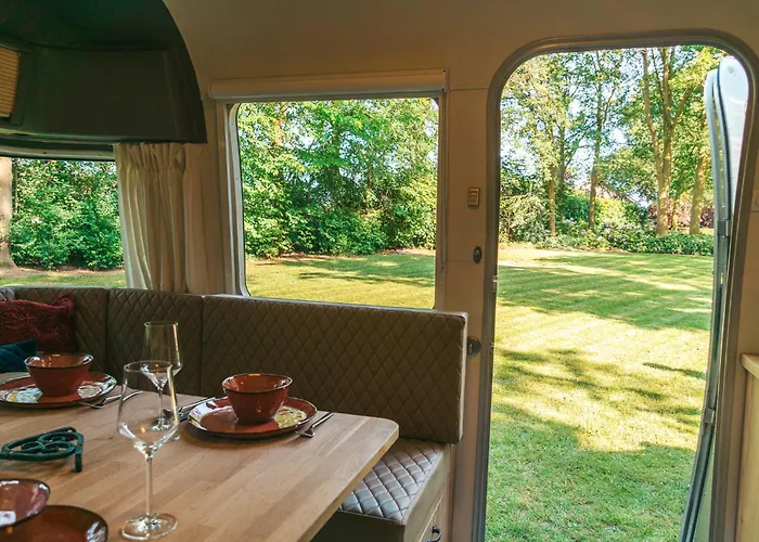 Amerikaanse Airstream Caravan Met Hottub *