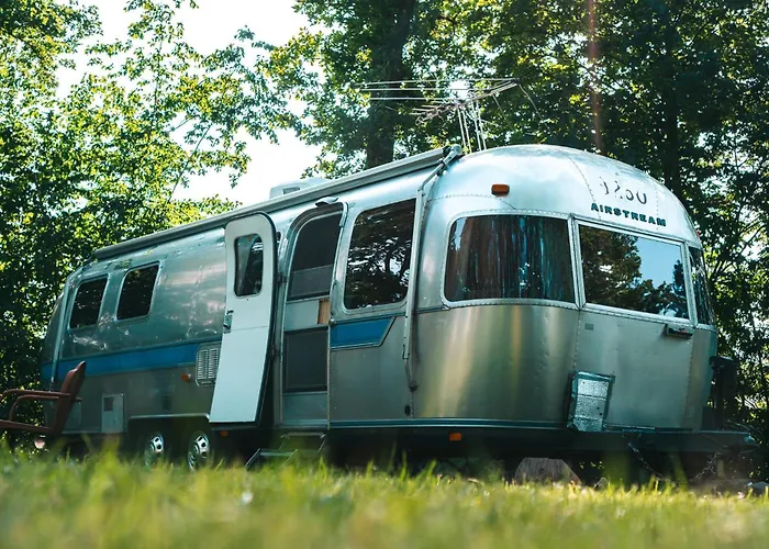 Amerikaanse Airstream Caravan Met Hottub منتزه العطل